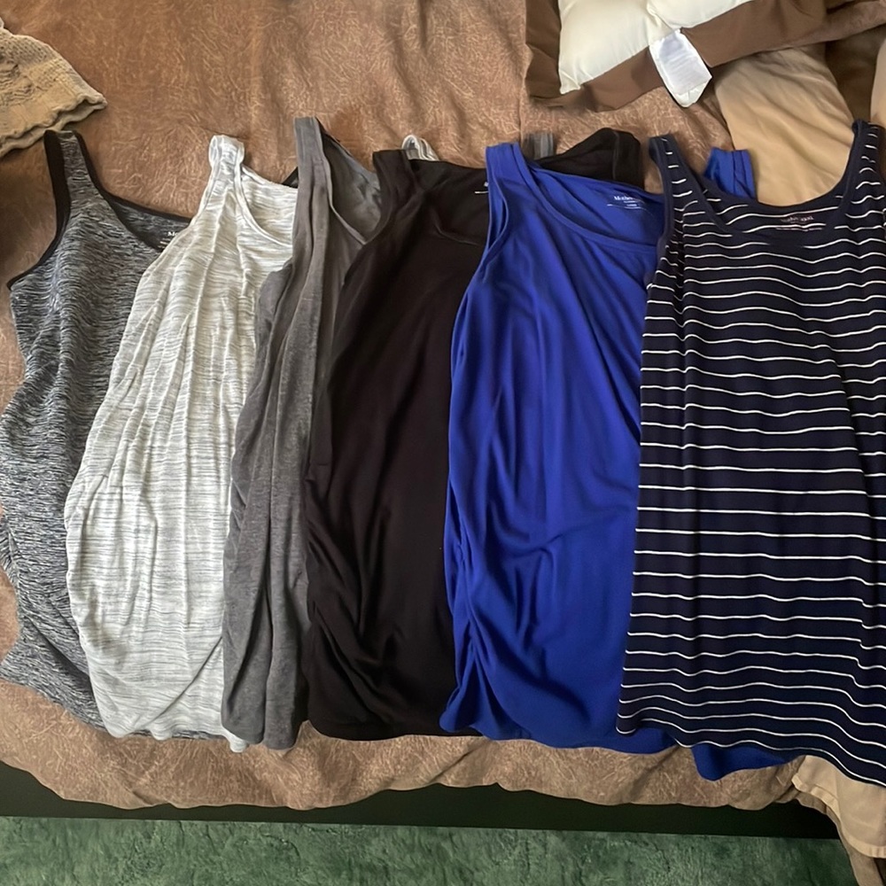 🥰Set of 6 maternity tanks
